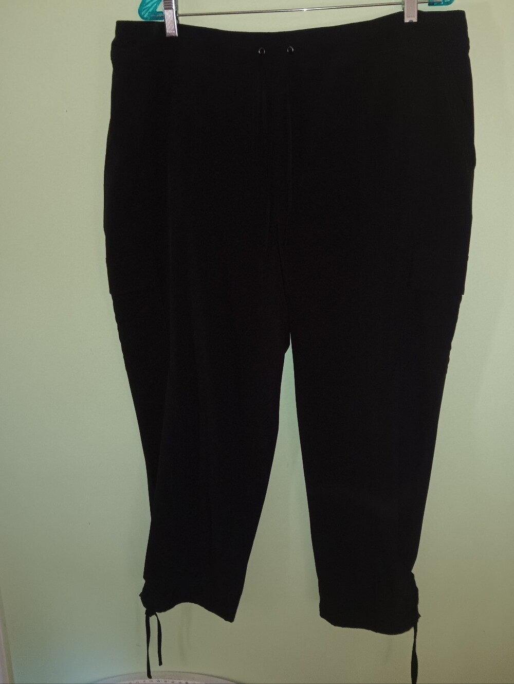 New Chico's Zenergy Neema Cargo Crop Pants